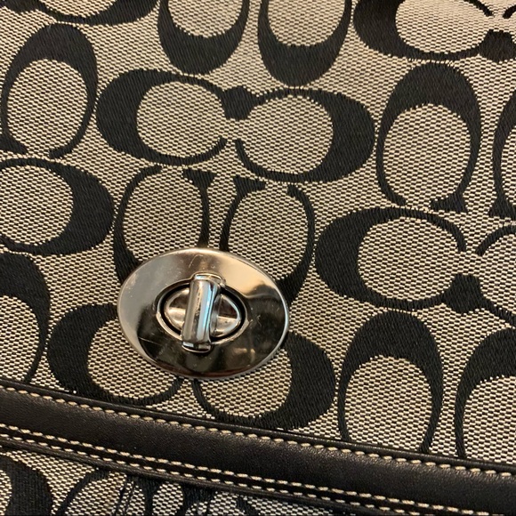 Coach Logo Shoulder Bag - Picture 2 of 6